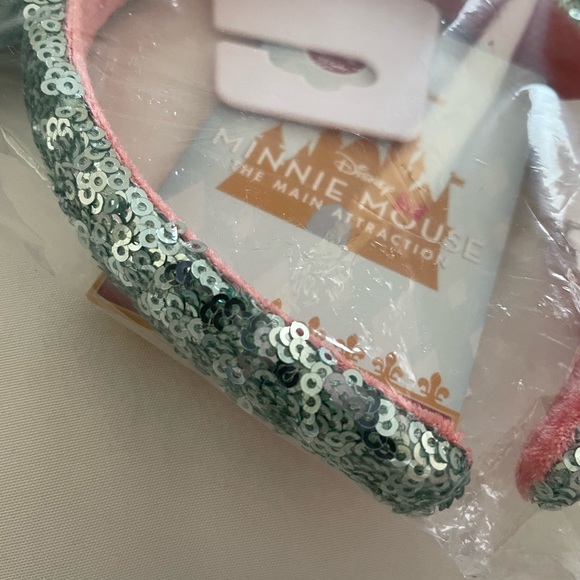 NWT Disney Minnie Mouse: The Main Attraction East’s King Arthur’s Carousel. - Picture 5 of 8